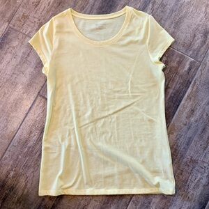 Basic scoop neck tee